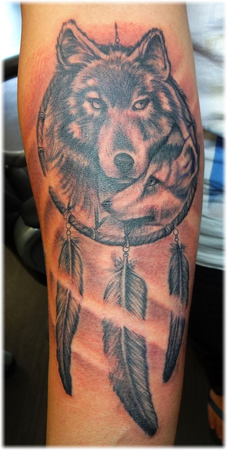 35 Wolf Tattoo Ideas- Inked Predators: The Grace and Strength of Wolf Tattoos 2 Wolf Dream catcher Tattoo