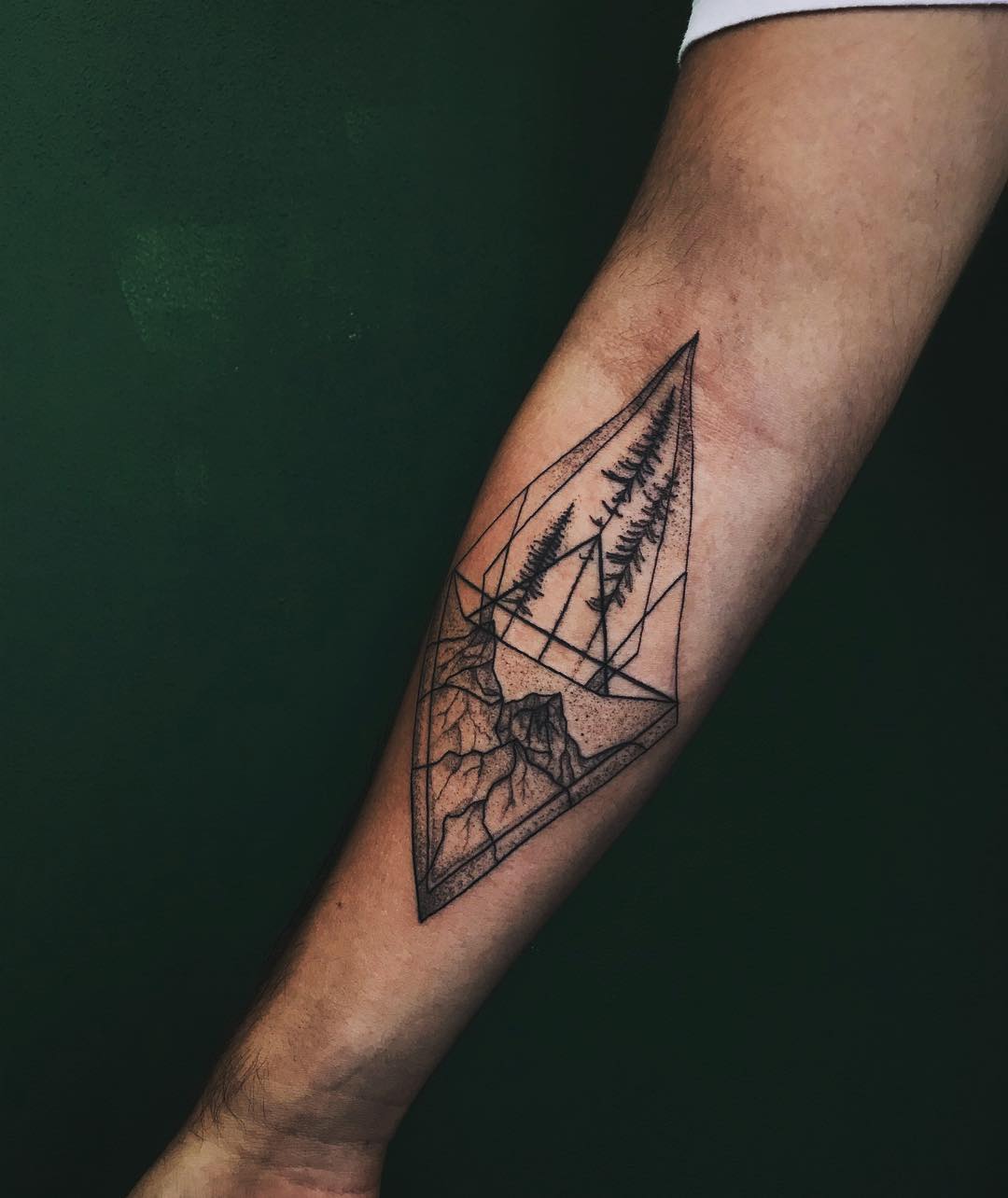 31 Tree of Life Tattoos that are Eternal and Their special Meanings 13 Geometric Tree Tattoo