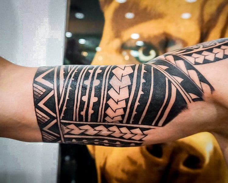 blackwork tattoo