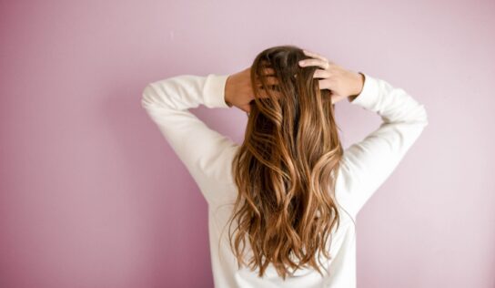 Effective and Safe Natural Ways to Get Rid of Hair Buildup