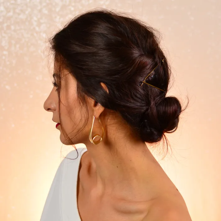 A Relaxed Updo with Bobby Pins