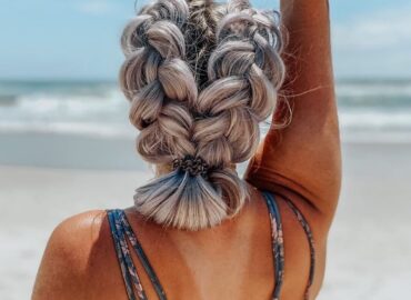 20 Hairstyle Ideas for Your Beach Trip!