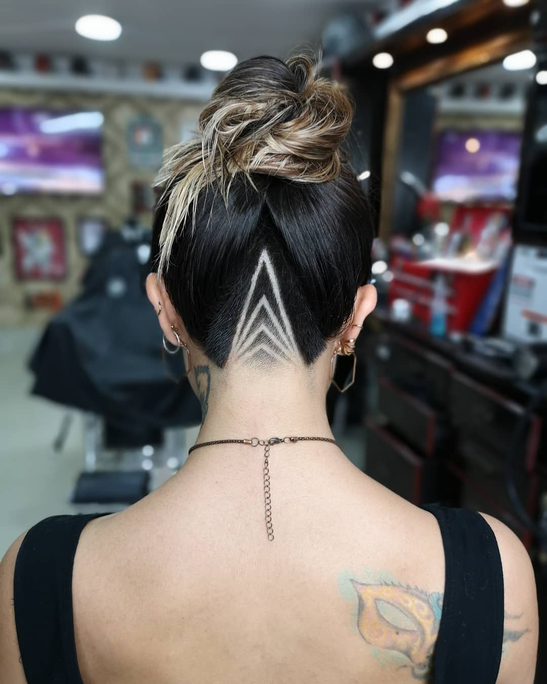 Undercut With shaved arrows