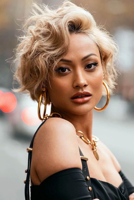 Retro Style Short Beach Waves