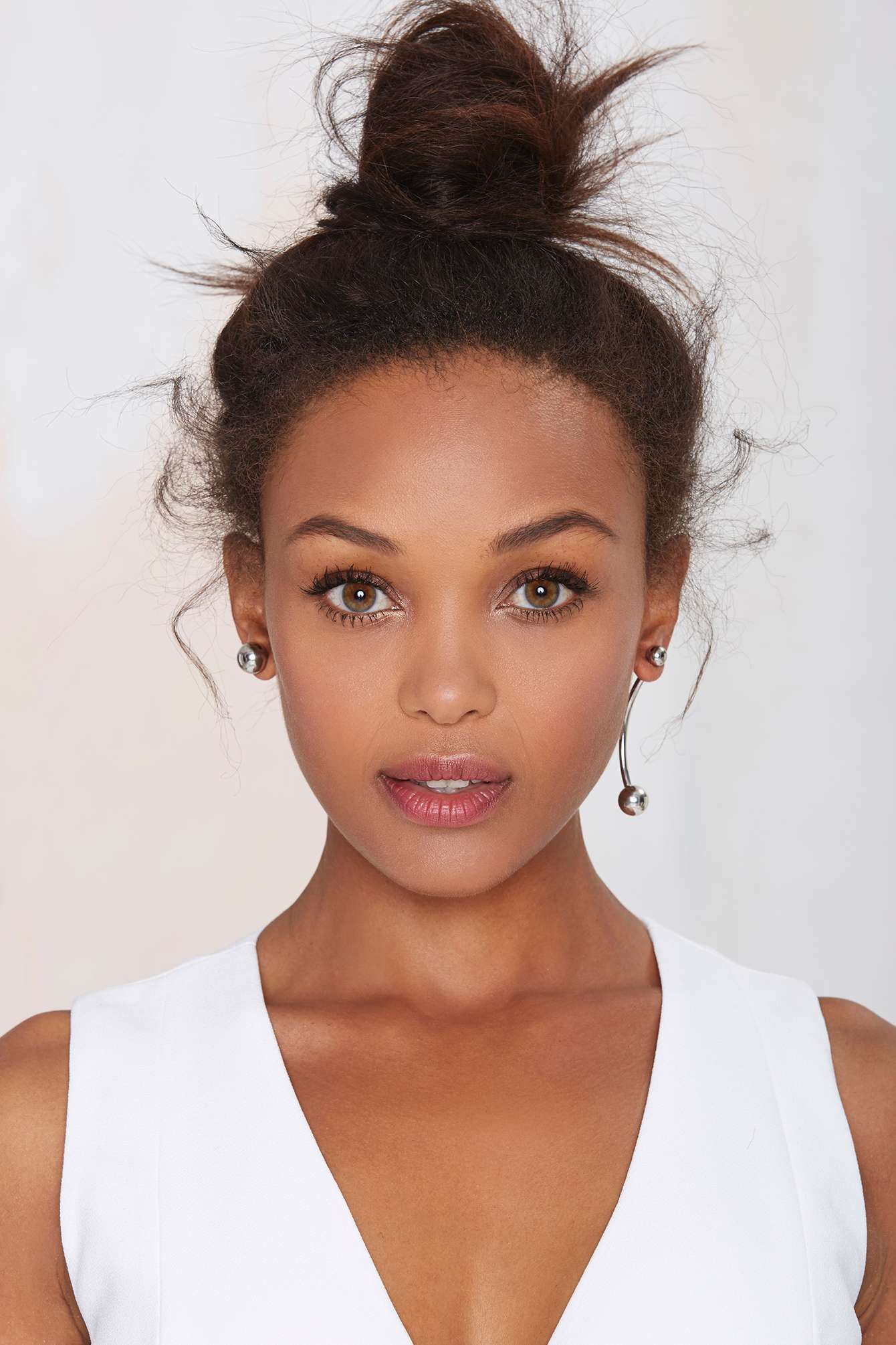 40 Top-Knot Hairstyles That Will Keep You Looking Fabulous All Day Long 6 A Casual Wrapped-up Top-Knot
