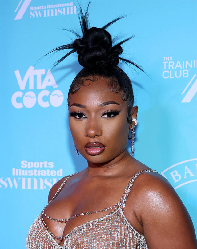 40 Top-Knot Hairstyles That Will Keep You Looking Fabulous All Day Long 30 A Top-Knot with Spikes