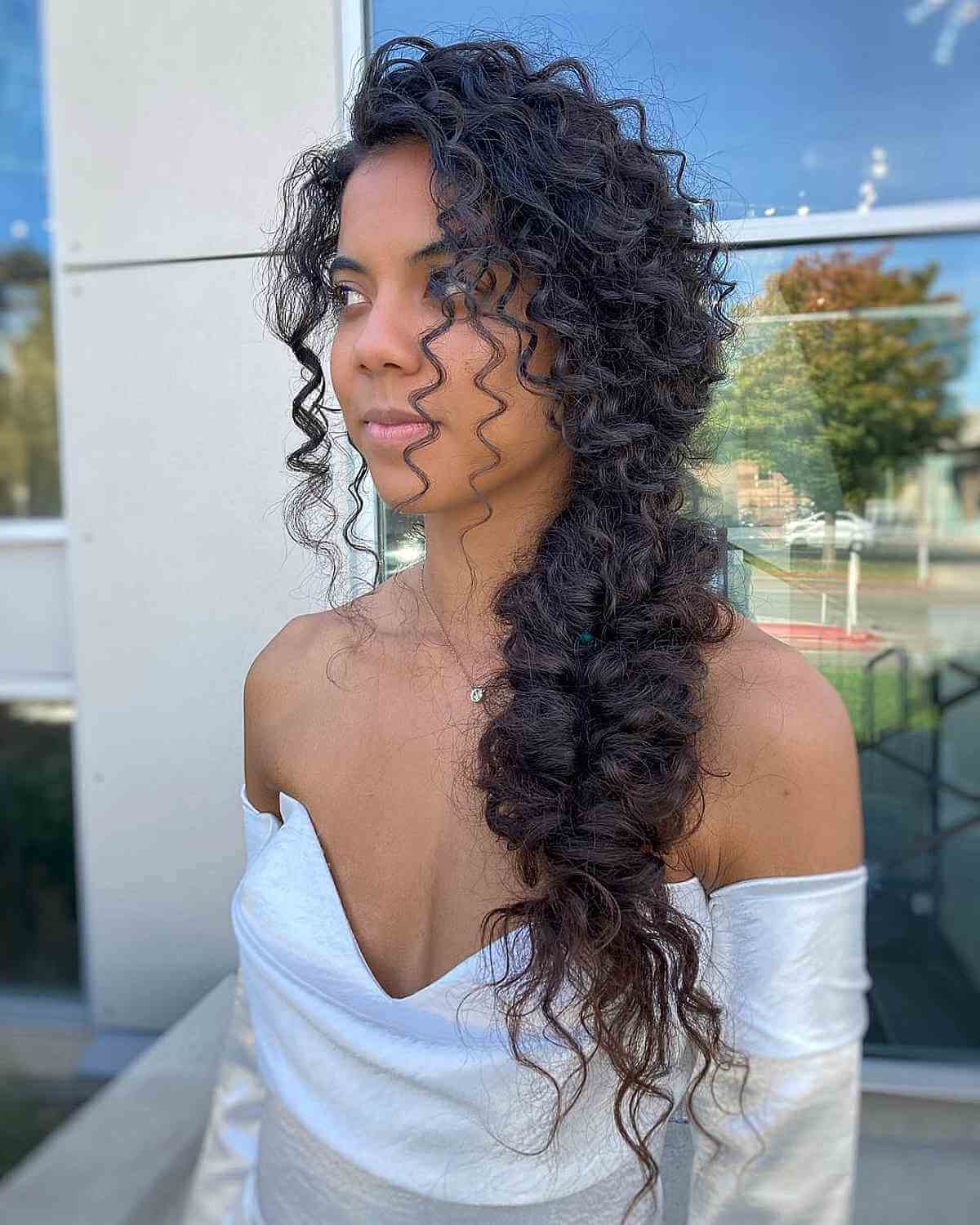 Messy Hair, Don't Care: 45 Hairstyles for the Carefree Spirit 45 Messy, Loose and Curly Braid Swept to the Side