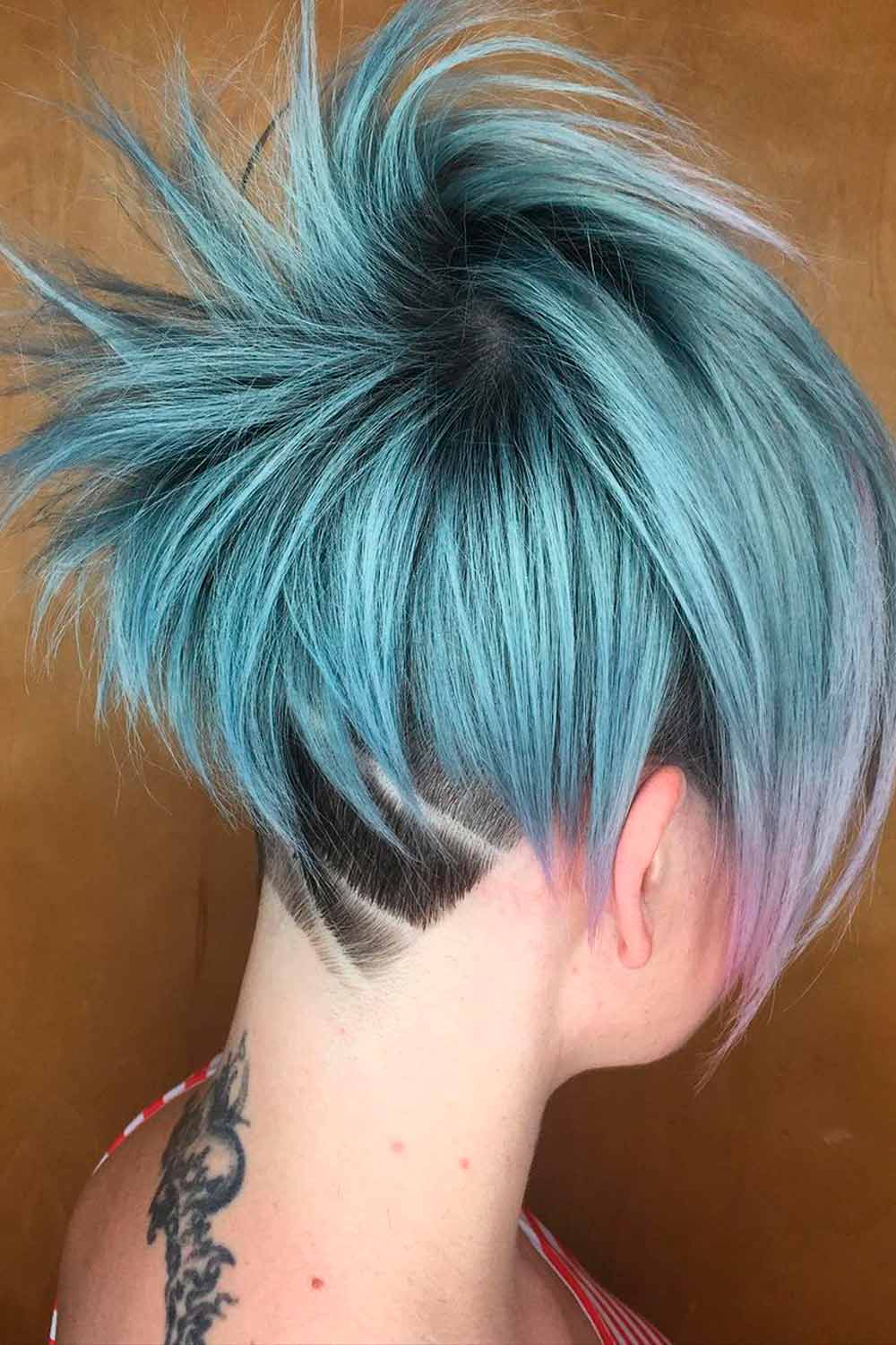 Peacock-green Spiky Hair with a Striped Undercut