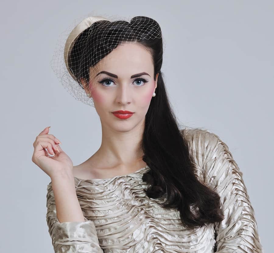Rolled-in Bangs with Side-swept Retro Hairstyle for Wedding