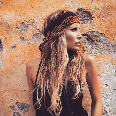 Loose waves with a scarf wrap