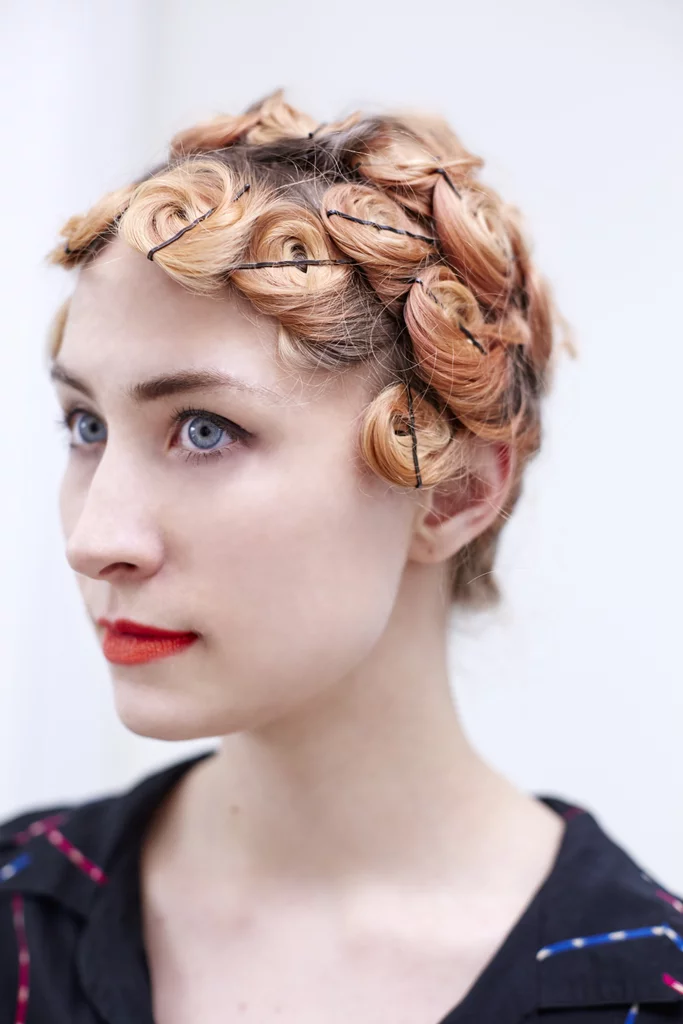 43 Chic Hairstyles That Look Even Better with Bobby Pins 32 Pin Curls