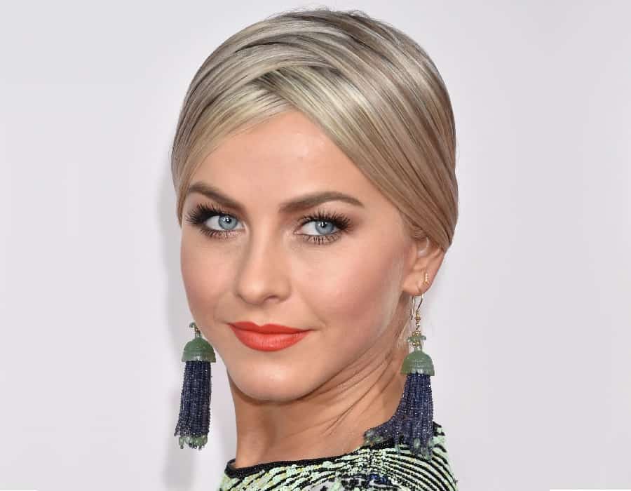 43 Chic Hairstyles That Look Even Better with Bobby Pins 42 Zigzag Part
