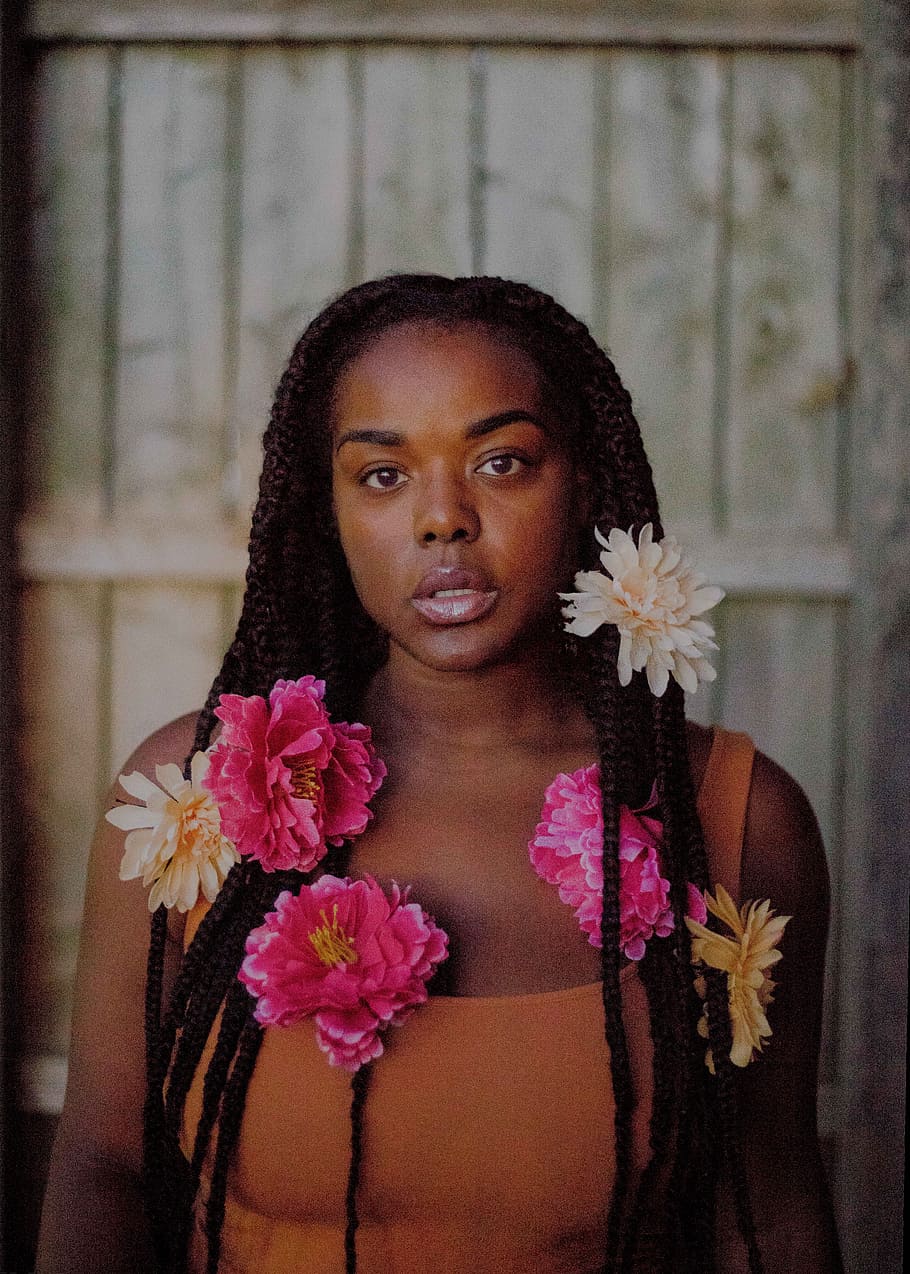 Afro-American Floral Hairstyle