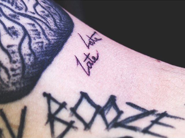 A Guide to More than 51 Tattoos That Harry Styles Has - For All the Harries Out There 13 A Guide to More than 51 Tattoos That Harry Styles Has - For All the Harries Out There Top Beauty Magazines