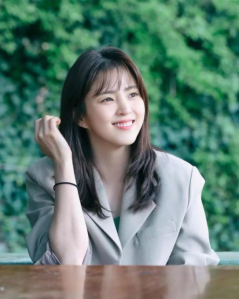 Timeless Elegance: 35 Korean Hairstyles for Women 15 Korean See-Through Bangs