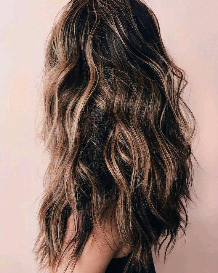 Timeless Elegance: 35 Korean Hairstyles for Women 26 Korean Tousled Waves