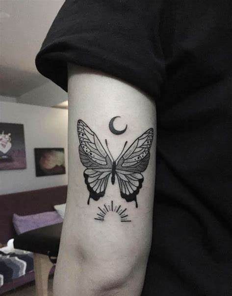 From Crescent to Full: 30 Creative Moon Tattoo Ideas for Lunar Enthusiasts 30 From Crescent to Full: 30 Creative Moon Tattoo Ideas for Lunar Enthusiasts Top Beauty Magazines
