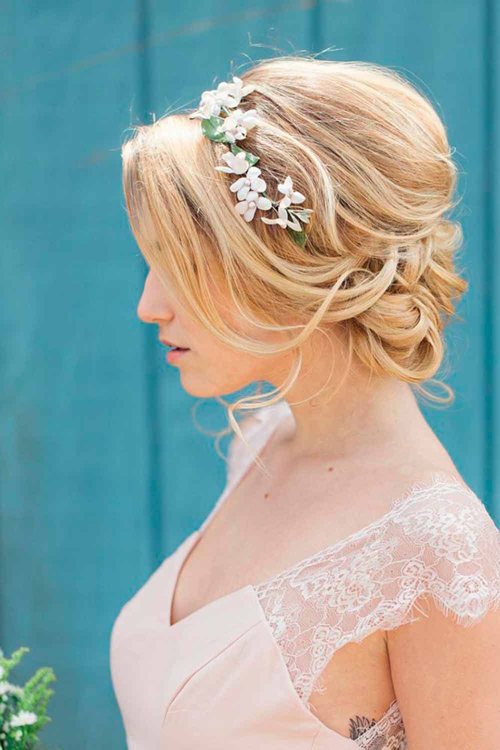 Chignons with a Twist- 30 Hairstyles That Will Add Flair to Your Look 23 Chignons with a Twist- 30 Hairstyles That Will Add Flair to Your Look Top Beauty Magazines
