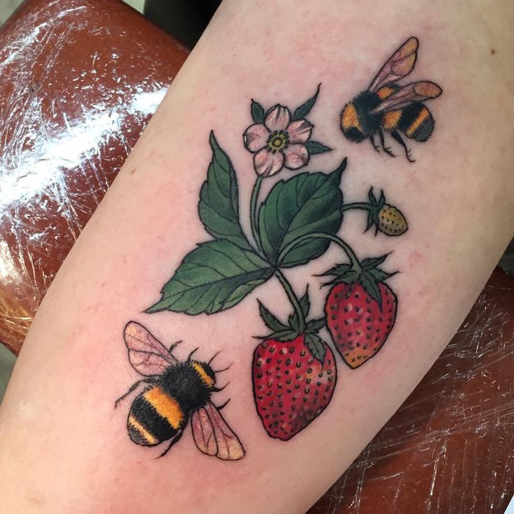 30 Bee Tattoo Ideas for Good Luck, and Prosperity 11 30 Bee Tattoo Ideas for Good Luck, and Prosperity Top Beauty Magazines