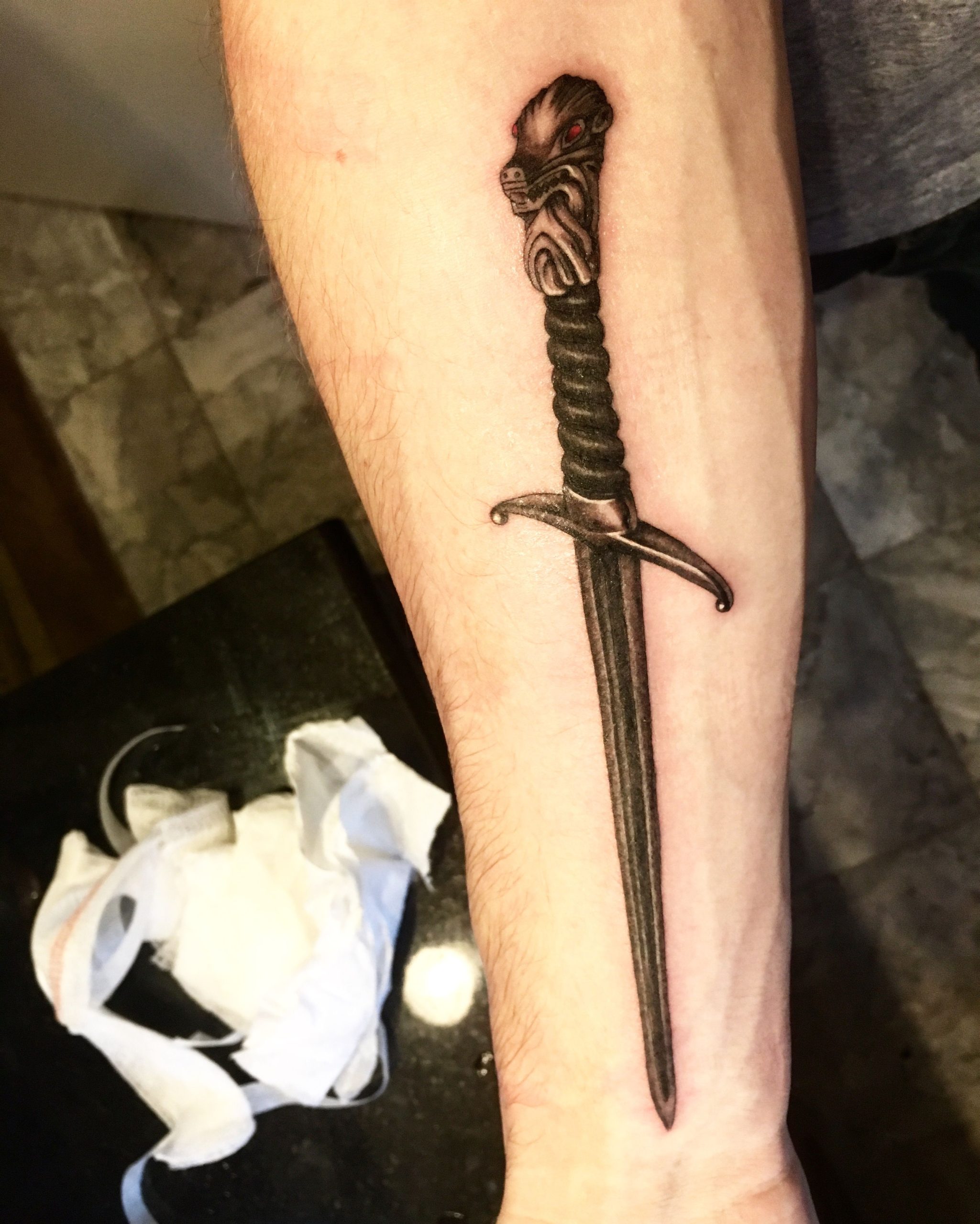 Thrones & Needles: Tattooing the Game of Thrones Universe 24 Thrones & Needles: Tattooing the Game of Thrones Universe Top Beauty Magazines