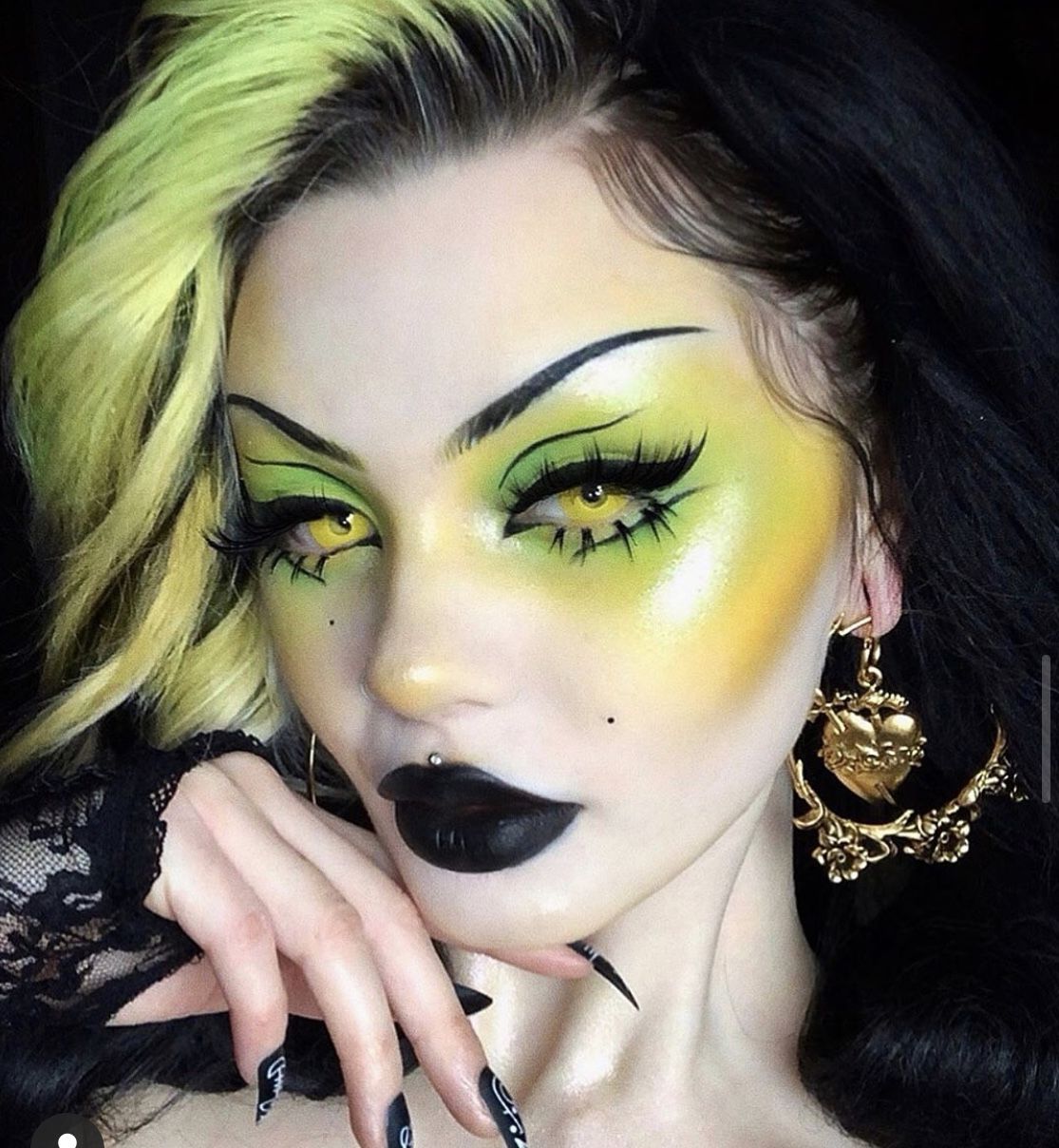 The Witch's Vanity: 30 Mystical Witch Makeup Ideas For 2023 6 witch halloween makeup