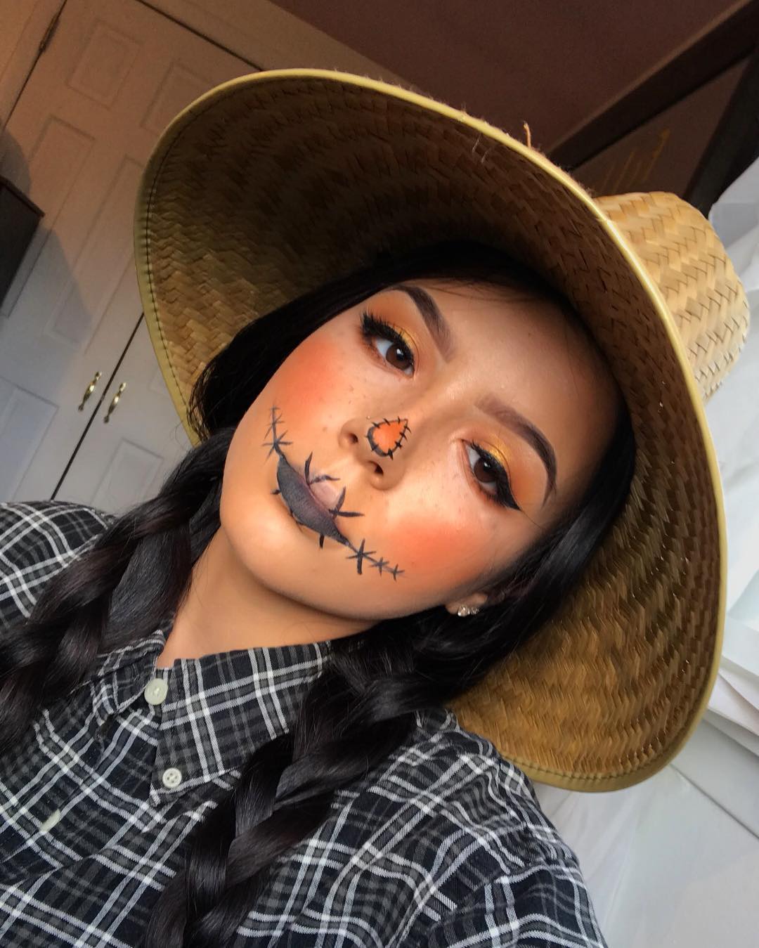 Ghoulish Glam: Spooktacular Halloween Makeup Ideas 2023 33 Ghoulish Glam: Spooktacular Halloween Makeup Ideas 2023 Top Beauty Magazines