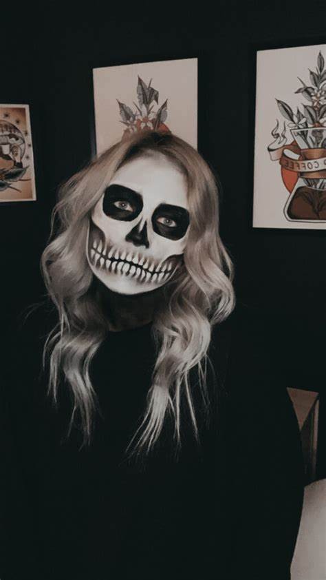 From Bones to Beauty: The Magic of Skull-inspired Makeup 21 half face skeleton makeup