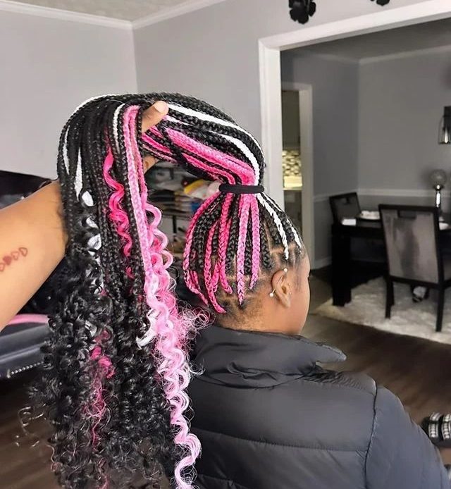 Tropical Tresses: Unleash Your Inner Island Beauty with Hawaiian Hairstyles 8 Tropical Tresses: Unleash Your Inner Island Beauty with Hawaiian Hairstyles Top Beauty Magazines