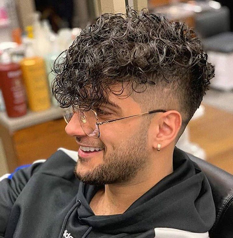 Mastering the 32 Short Sides, Long Top Haircut: A Style Guide 32 Mastering the 32 Short Sides, Long Top Haircut: A Style Guide Top Beauty Magazines