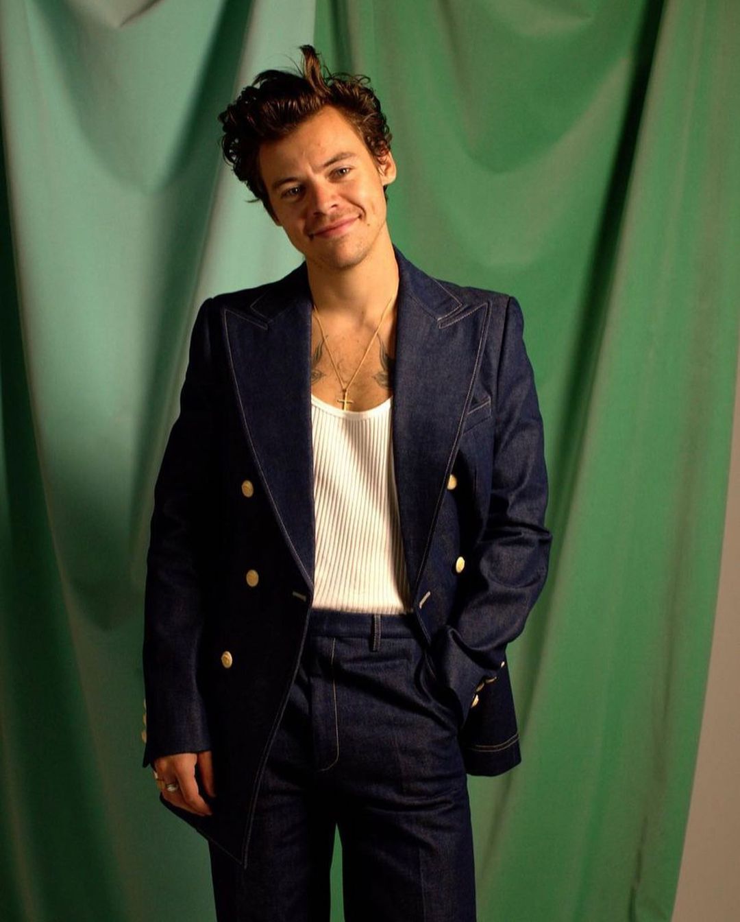 From Boy Band Curls to Rockstar Locks: Harry Styles' Hair Evolution 9 From Boy Band Curls to Rockstar Locks: Harry Styles' Hair Evolution Top Beauty Magazines