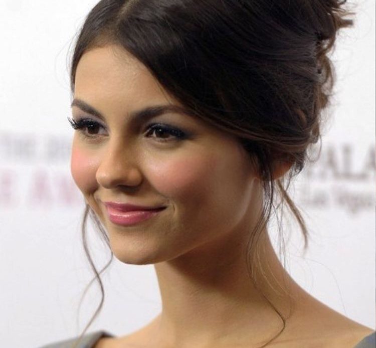 Adorable and Easy: 30 Cute Hairstyles for Every Occasion 7 Cute French Twist Updo Hairstyle