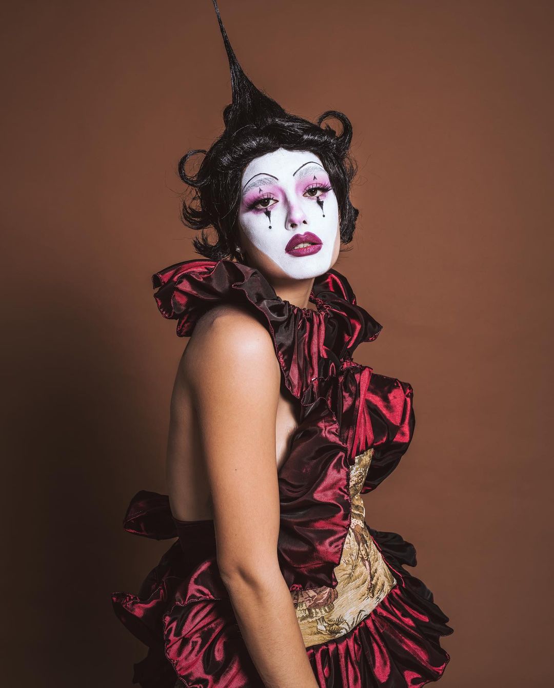 Creepy Clown Hairstyles for a Spooktacular Halloween 13 clown hairstyles