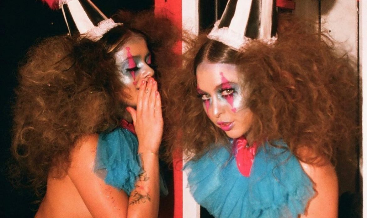 Creepy Clown Hairstyles for a Spooktacular Halloween 7 clown hairstyles