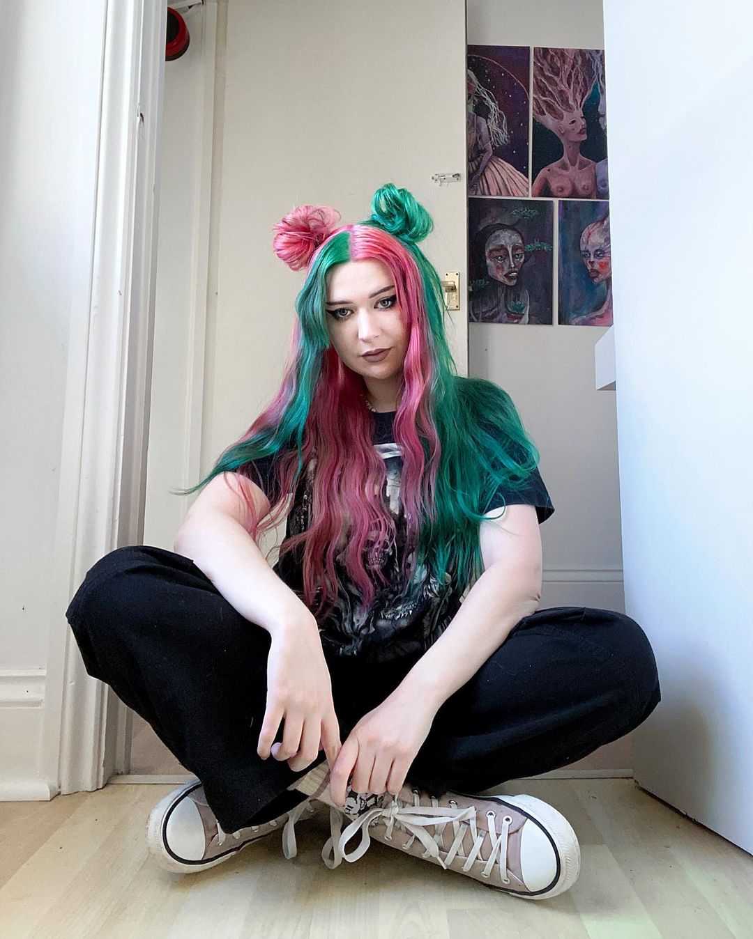 Raven Tresses: A Guide to Stunning Goth Hairdos 10 Goth Hairstyle