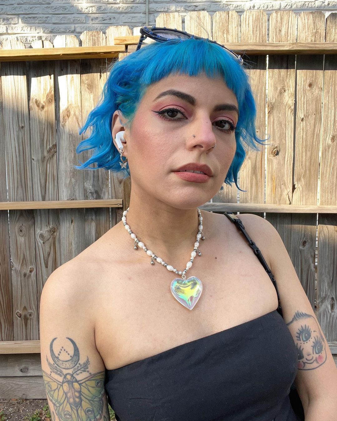 Raven Tresses: A Guide to Stunning Goth Hairdos 17 goth hairstyle