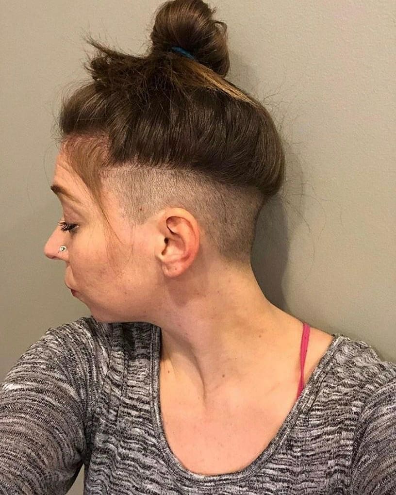 Raven Tresses: A Guide to Stunning Goth Hairdos 16 goth hairstyle
