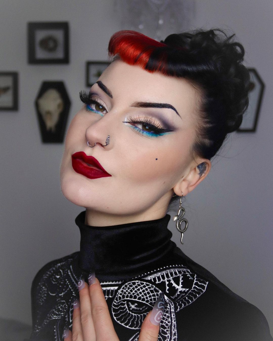 Raven Tresses: A Guide to Stunning Goth Hairdos 27 goth bangs