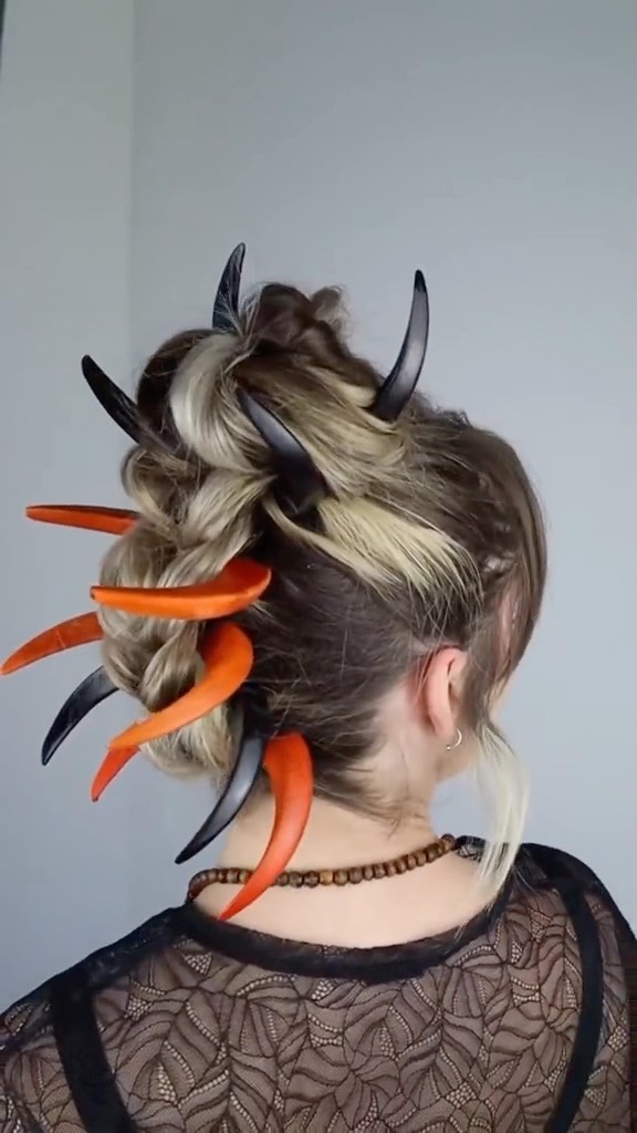 33 Hair-raising Halloween Looks: Get Ghoulishly Glamorous 14 best halloween hairstyle