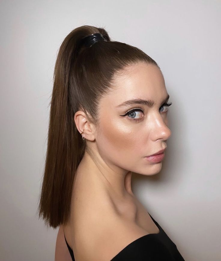 HIgh Ponytail Hairstyle For Thanksgiving