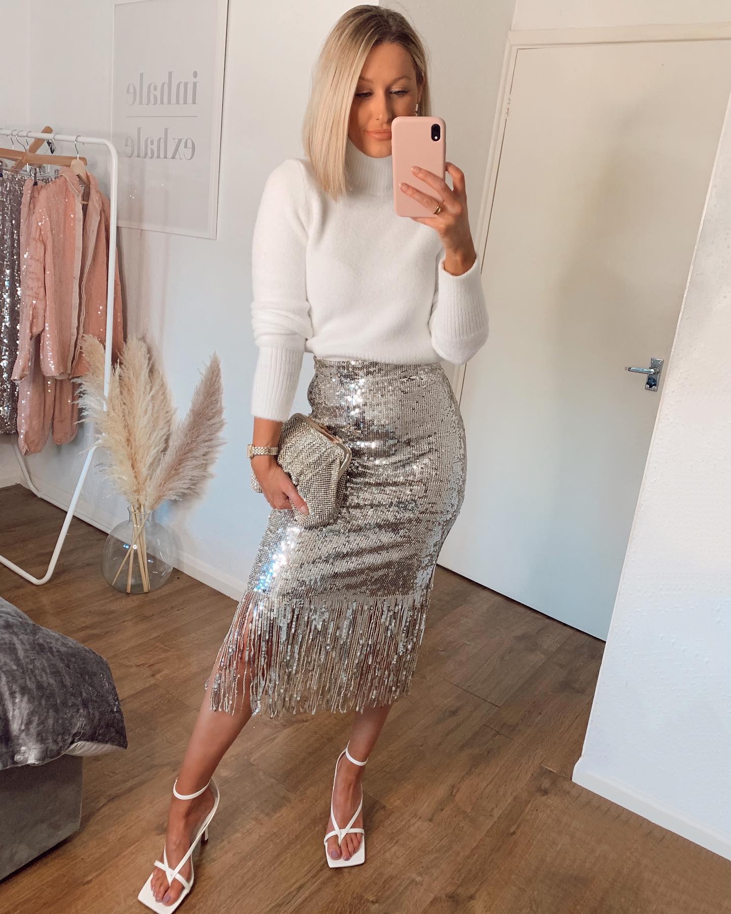Wrap Yourself in Style: Chic Christmas Outfits to Try 3 christmas outfit ideas with skirt