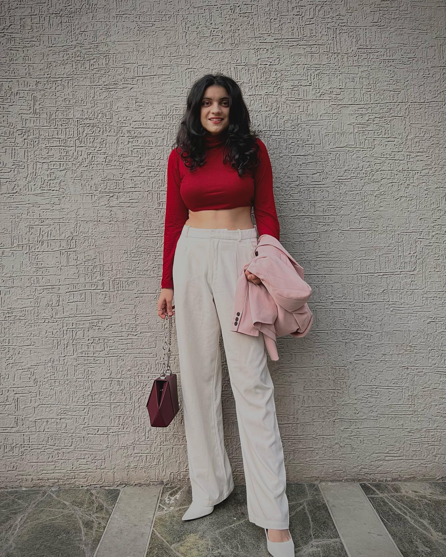 Wrap Yourself in Style: Chic Christmas Outfits to Try 1 christmas outfit ideas