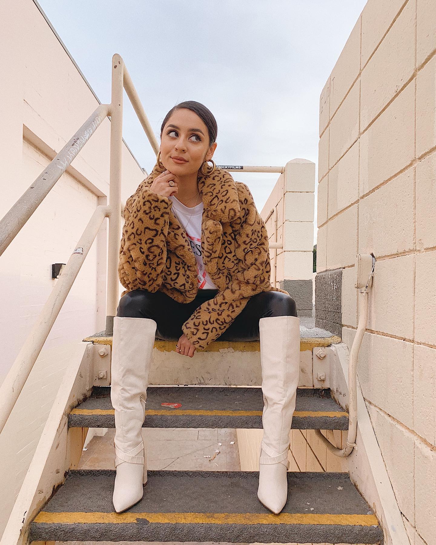 Grateful and Glam: Chic Thanksgiving Outfit Inspiration 26 Cheetah jacket