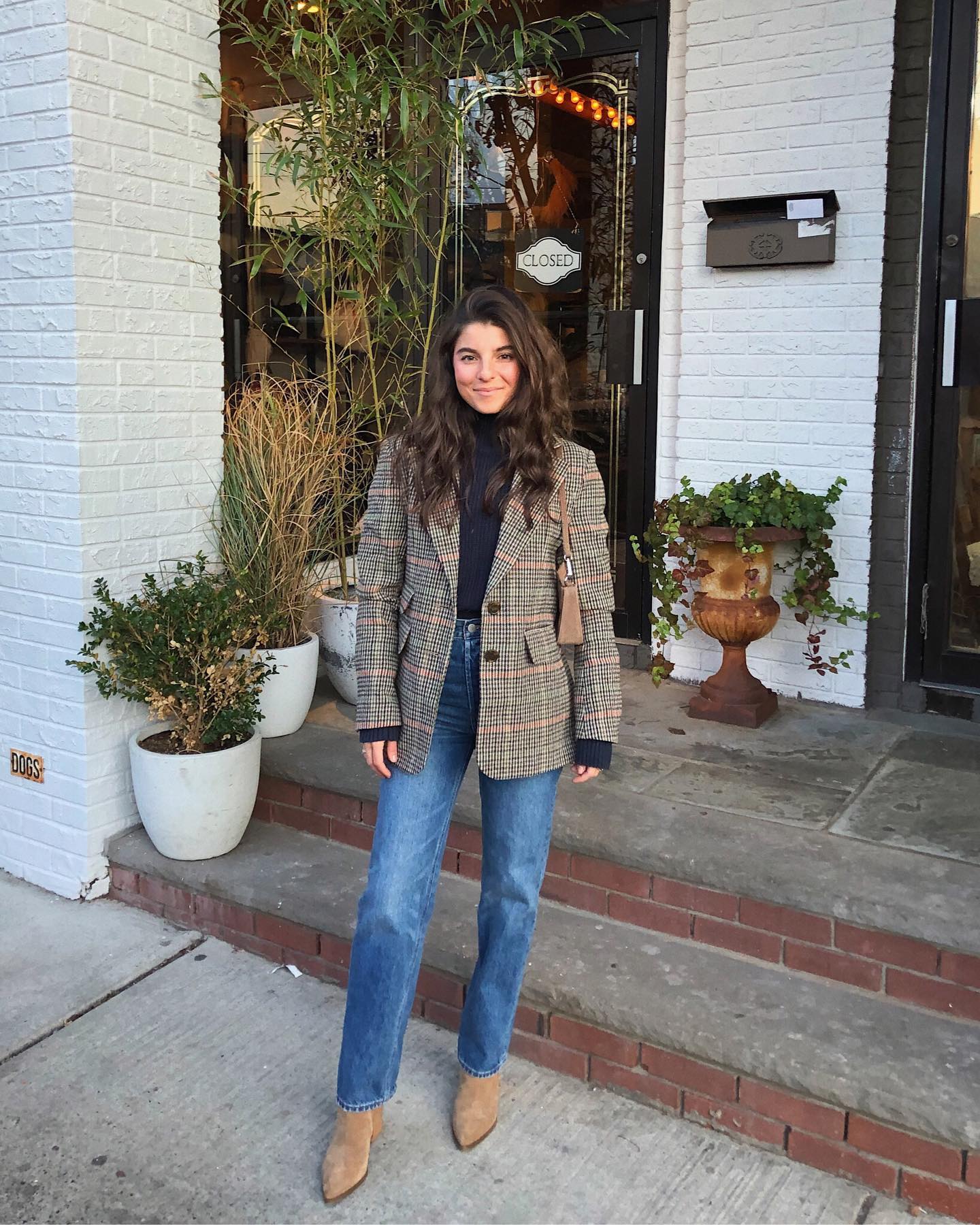 Grateful and Glam: Chic Thanksgiving Outfit Inspiration 7 Jeans and blazer