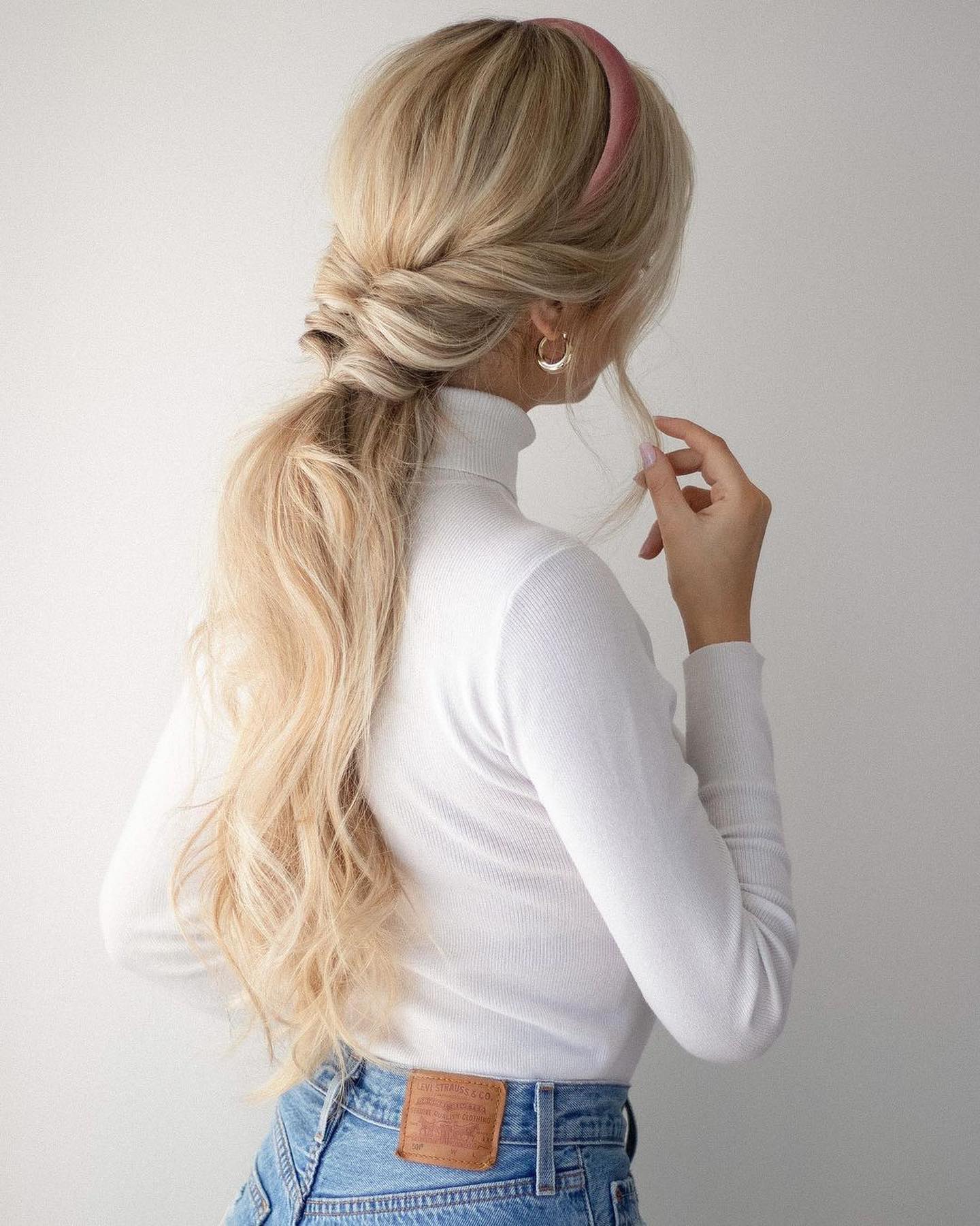  Inverted Low Ponytail 