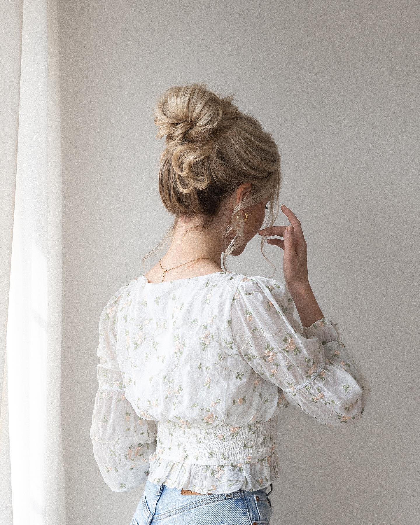 Top Knot with Tail